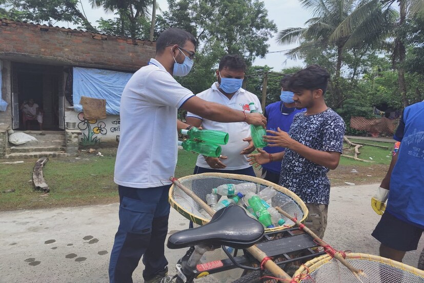 চাম্পাহাটি স্বাস্থ্য মেলা ওয়েলফেয়ার সোসাইটির কর্ণধার প্রসেনজিৎ মিস্ত্রি বলেন, 'আমাদের জীবনযাপন থেকে থেকে সম্পূর্ণ প্লাস্টিক বর্জন করতে না পারলেও আমরা পরিবেশ বাঁচানোর জন্য লড়াই চালিয়ে যাব। সুন্দরবনে ত্রাণের সঙ্গে লক্ষ লক্ষ প্লাস্টিকের বোতল প্রবেশ করেছে সেই প্লাস্টিক সুন্দরবনে পরিবেশের মারাত্মক ক্ষতি করবে । আমরা চাই প্লাস্টিক মুক্ত গ্রিন সুন্দরবন।'