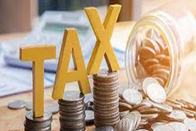 TDS-র নতুন নিয়ম- TDS এর নয়া নিয়ম অনুযায়ী, ইনকাম ট্যাক্স অ্যাক্ট ১৯৬১ এর সেকশন ২০৬এবি অনুযায়ী বর্তমান রেটের থেকে দ্বিগুণ বা ৫ শতাংশের বেশি টিডিএস দিতে হতে পারে ৷ 