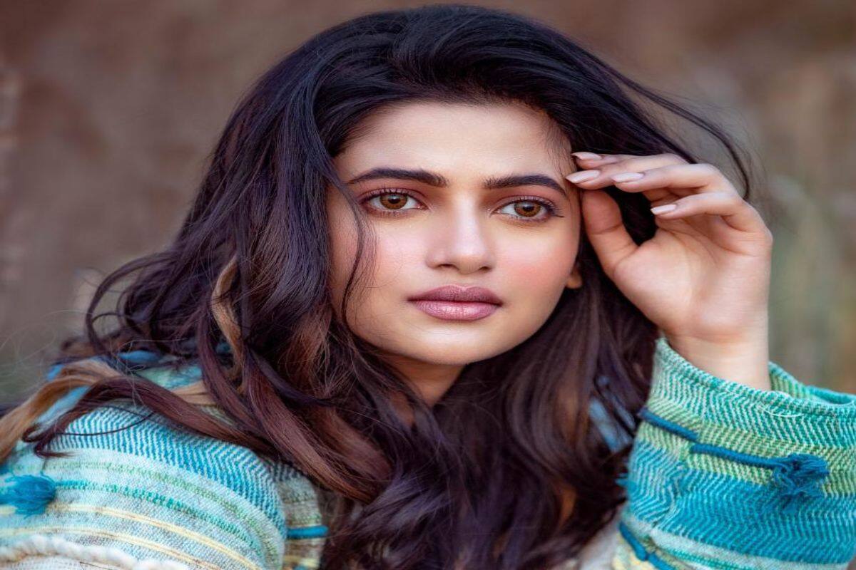 আজকাল কাকে নিয়ে স্বপ্ন দেখছেন উষসী? 