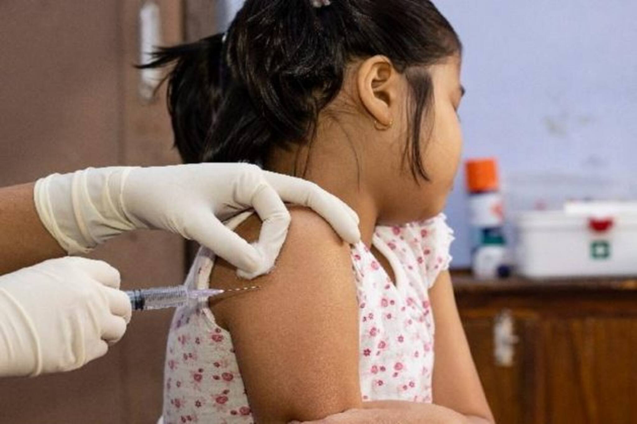 Covid Vaccine for Child: Covaxin-Covishield নাকি নেজাল স্প্রে? আপনার বাচ্চার জন্য কোনটা সঠিক? এখনই জানুন...