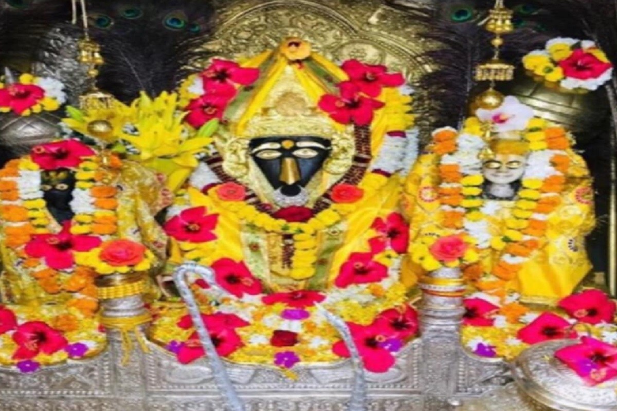 ওমঃ হি বগলামুখী সর্বদুষ্টনা বাঁচে মুখেঁ পদং স্তভয় জিহ্বা কীলয় বুদ্ধি বিনাশয় হি আম স্বহাঃ ৷৷ (credit: instagram/ruhimahajan_19) ওমঃ হি বগলামুখী সর্বদুষ্টনা বাঁচে মুখেঁ পদং স্তভয় জিহ্বা কীলয় বুদ্ধি বিনাশয় হি আম স্বহাঃ ৷৷ (credit: instagram/ruhimahajan_19)