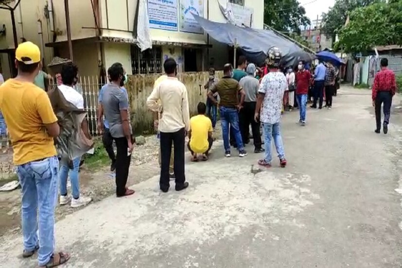 *পাহাড় ও সমতল মিলিয়ে এদিন ৪০০-র কাছাকাছি কর্মী ভ্যাকসিন নিয়েছে। এতে খুশী কর্মীরা। টিকা নেওয়া হলে পর্যটনের দরজাও খুলে যাবে। কোভিড প্রোটোকল মেনেই চলবে বুকিং বলে তারা জানিয়েছে। রাজ্যের এহেন উদ্যোগকে স্বাগত জানিয়েছেন হিমালয়ান হসপিটালিটি ট্যুর ডেভলপমেন্ট  অ্যান্ড নেটওয়ার্ক।