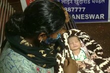 হাসপাতালের বেডে নয়, হাওড়া যশবন্তপুর এক্সপ্রেসের কামরায় সন্তানের জন্ম দিলেন মা!