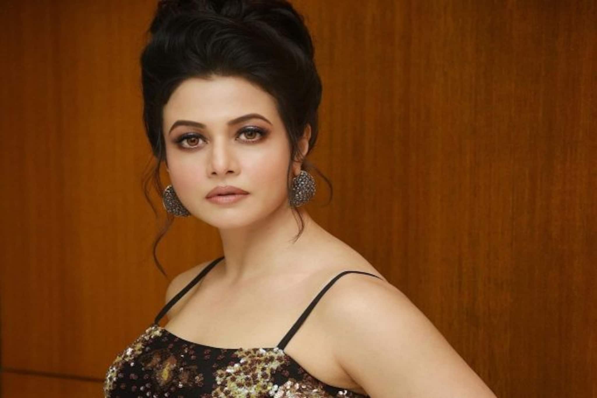 Koel Viral Video: রুমের দরজা বন্ধ করতেই পাল্টে গেলেন কোয়েল! ভিডিও ভাইরাল