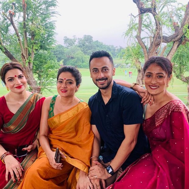 • খুব শীঘ্রই তনুশ্রীর পরিবারে আসতে চলেছে নতুন অতিথি । যেহেতু পুজোর সময় বা তার ক’টা দিন আগেই খুদে সেই সদ্যের আসার কথা, তাই নায়িকা তাকে সম্বোধন করেছেন ‘আগমনী’ বলে । ছবি- ইনস্টাগ্রাম । 