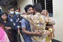 দাউ দাউ জ্বলছে সরবত কারখানা, ঢাকা অগ্নিকাণ্ডে জীবন্ত দগ্ধ ৫২! চারিদিকে হাহাকার