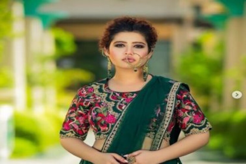 এনার এই প্রতিবাদকে তাঁর ভক্তদের অনেকেই সাধুবাদ জানিয়েছেন। শুধু এনাই নয়, এর আগেও বলিউড ও টলিউডের নায়িকারা এমন মন্তব্যের শিকার হয়েছেন। তবে কেউই কোনও দিন ছেড়ে কথা বলেননি। কড়া জবাব দিয়ে বুঝিয়ে দিয়েছেন, তাঁদের শরীর নিয়ে মন্তব্য করার অধিকার কারও নেই।