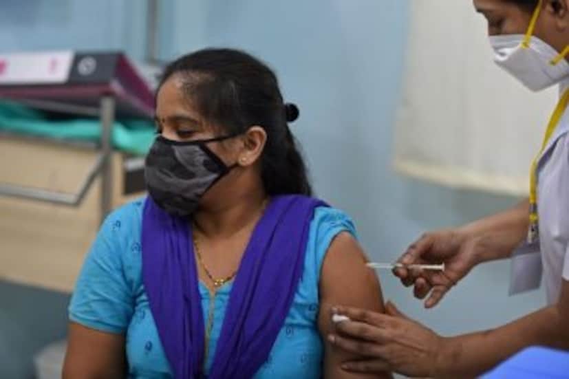 অন্যদিকে, গত এক দিনে দেশে ১৮ লক্ষ ৯৯ হাজার ৮৭৪ জনকে টিকা দেওয়া হয়েছে। টিকাকরণ শুরু হওয়ার পর থেকে এখনও পর্যন্ত ৪৩ কোটি ৫১ লক্ষ ৯৬ হাজার ১ জন টিকা পেয়েছেন দেশে।