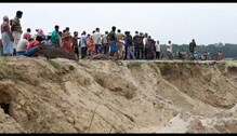 মূখ্যমন্ত্রীর দপ্তরের হস্তক্ষেপে মাটি মাফিয়াদের ধরপাকড় মূখ্যমন্ত্রীর দপ্তরের হস্তক্ষেপে মাটি মাফিয়াদের ধরপাকড়