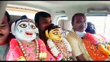 কোভিড নিয়মবিধি বজায় রাখতে মোটর গাড়িতে করে মাসি বাড়ি গেলেন জগন্নাথ দেব