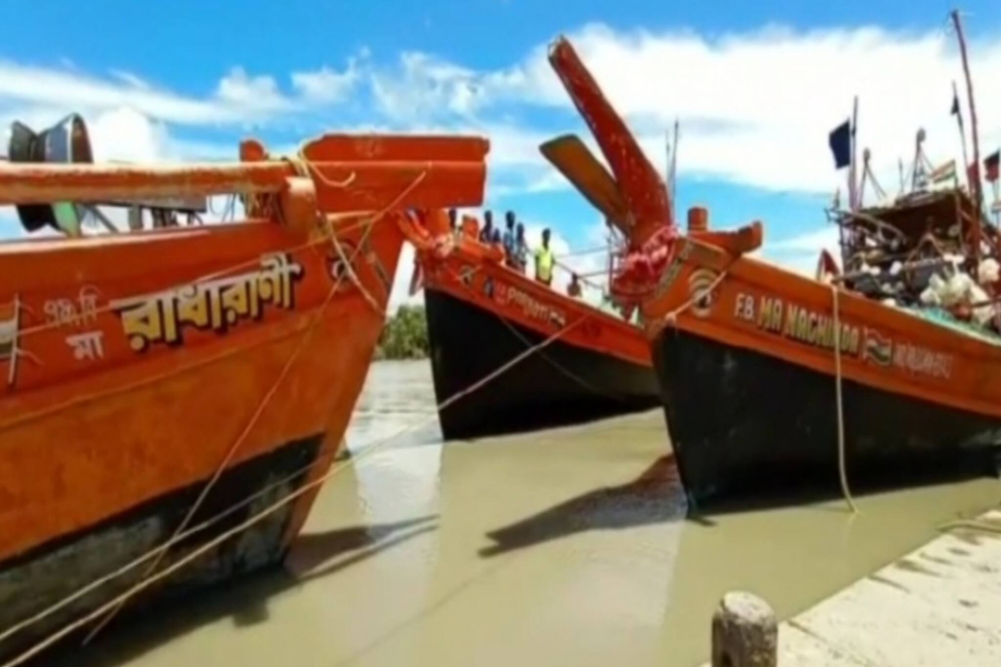 সমুদ্রে দেখা মিলছে না ইলিশের আবার জ্বালানি খরচও ঊর্ধ্বমুখী, চিন্তায় মৎস্যজীবীরা