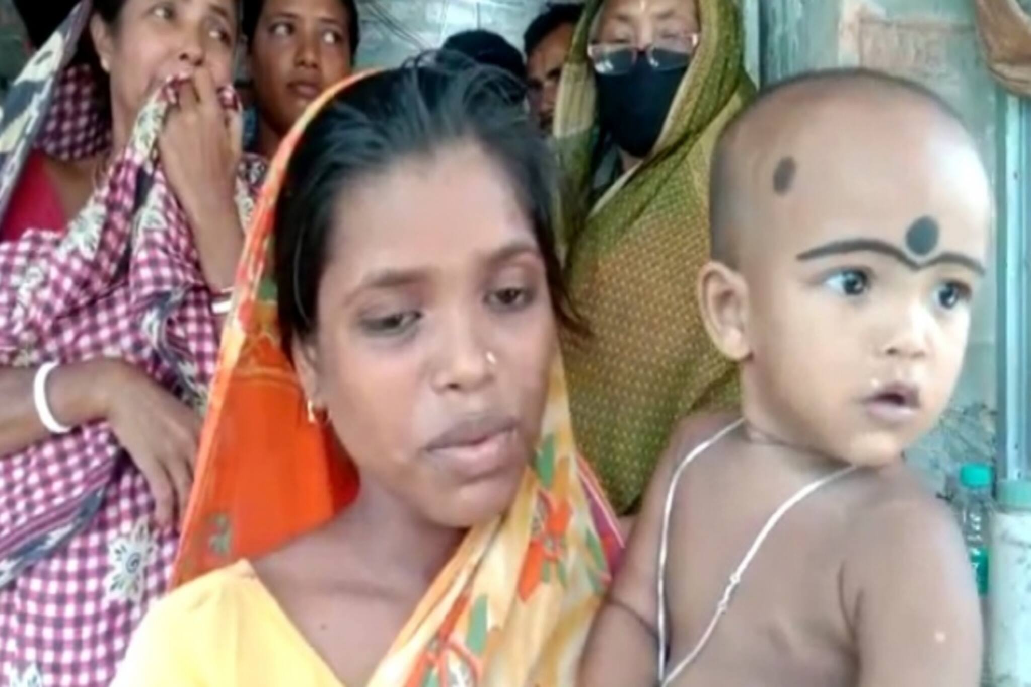 রাধানগর গ্রামের নিহত বিজেপি কর্মীর বাড়ি গেলেন সায়ন্তন বসু