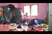 দুঃসাহসিক ডাকাতি ভাটপাড়ায়, আড়াই লক্ষ টাকা সমেত গহনা নিয়ে চম্পট দুঃসাহসিক ডাকাতি ভাটপাড়ায়, আড়াই লক্ষ টাকা সমেত গহনা নিয়ে চম্পট