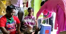 খবরের জের : ভ্যাকসিন পেলেন ২১ শে নির্বাচনের দুই প্রচারক খবরের জের : ভ্যাকসিন পেলেন ২১ শে নির্বাচনের দুই প্রচারক