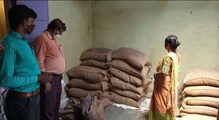 রেশন দুর্নীতি মাথাচাড়া দিচ্ছে পূর্ব বর্ধমানে, গ্রেফতার ডিলার রেশন দুর্নীতি মাথাচাড়া দিচ্ছে পূর্ব বর্ধমানে, গ্রেফতার ডিলার