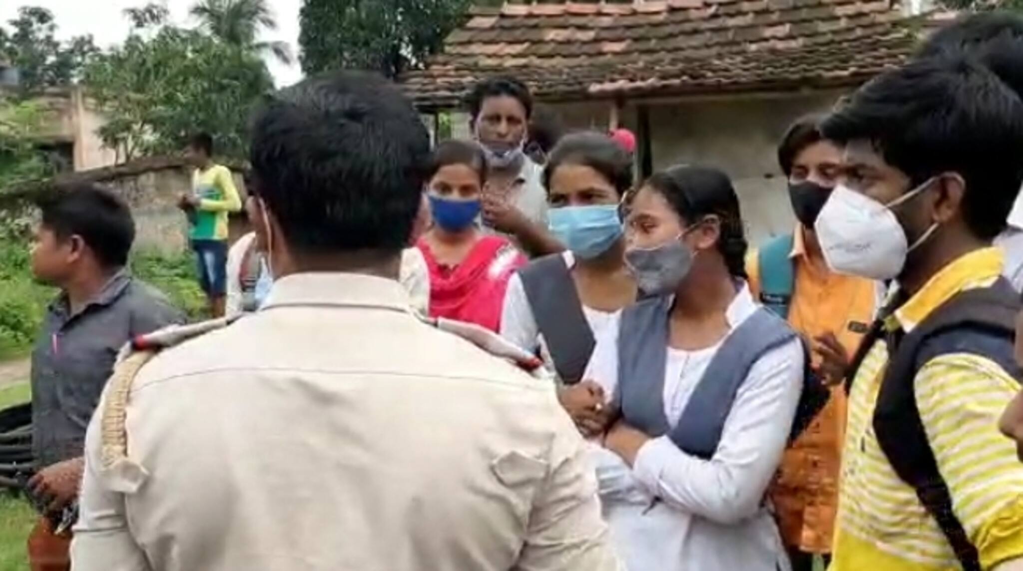 উচ্চমাধ্যমিকের পড়ুয়া বিক্ষোভে উত্তাল দুর্গাপুর