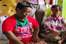 বিশেষভাবে সক্ষম ‘দুই ভাই’ নির্বাচন কমিশনের মুখ ছিল,আজ তাঁরা পাচ্ছেন না ভ্যাকসিন! বিশেষভাবে সক্ষম ‘দুই ভাই’ নির্বাচন কমিশনের মুখ ছিল,আজ তাঁরা পাচ্ছেন না ভ্যাকসিন!