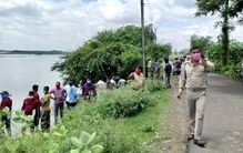 দুর্গাপুর ব্যারেজে উদ্ধার মহিলার দেহ ! সঙ্গে সারাদিনের সব খবর দুর্গাপুর ব্যারেজে উদ্ধার মহিলার দেহ ! সঙ্গে সারাদিনের সব খবর