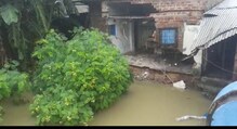 বৃষ্টির জেরে বর্ধমানে ভেঙে পড়লো বাড়ি ! দেখুন ভিডিও বৃষ্টির জেরে বর্ধমানে ভেঙে পড়লো বাড়ি ! দেখুন ভিডিও