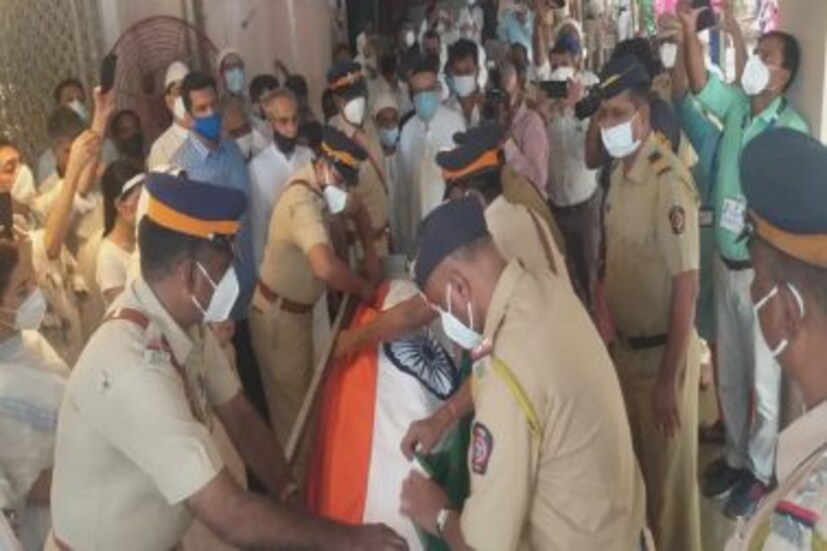 সেই ছবি শেয়ার করেছেন দিলীপ কুমারের কাছের বন্ধু ফয়জল ফারুকি।