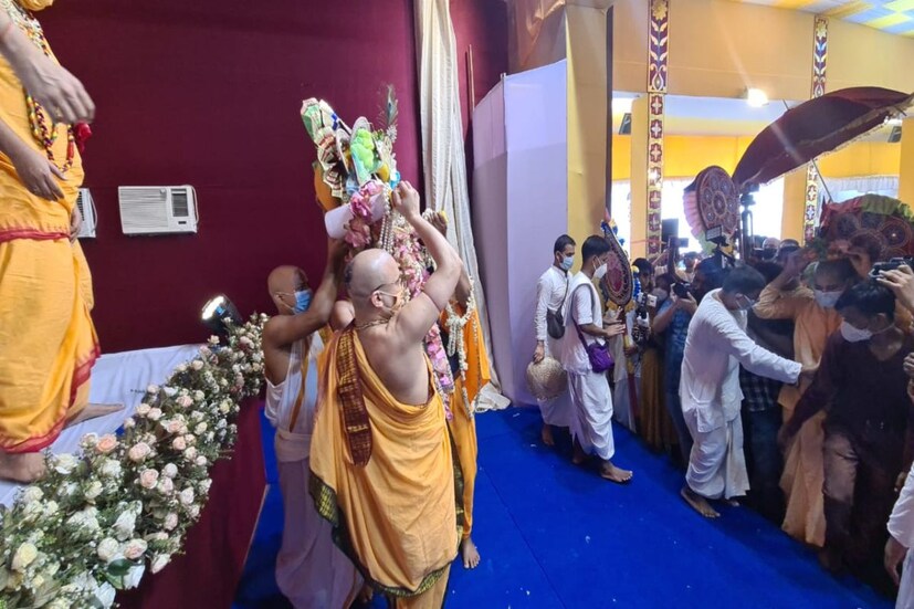 মন্দির কর্তৃপক্ষের তরফ থেকে জানানো হয়েছে এ বার তাঁদের পরিকল্পনা ছিল তিন কিলোমিটার দীর্ঘ শোভাযাত্রা করার। বিশ্বব্যাপী বিভিন্ন দেশের দেড় শতাধিক ভক্ত ও দেশের ১২০০ ইসকন কেন্দ্রের ভক্তদের আমন্ত্রণ করার পরিকল্পনাও ছিল। 