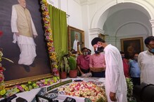 বাম শূন্য বিধানসভায় জ্যোতি বসু স্মরণ, কায়ার চেয়েও দীর্ঘতর ছায়া... বাম শূন্য বিধানসভায় জ্যোতি বসু স্মরণ, কায়ার চেয়েও দীর্ঘতর ছায়া...