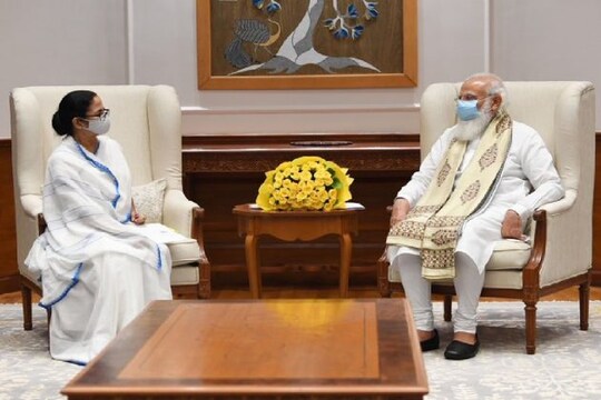 বৈঠকে নরেন্দ্র মোদি ও মমতা বন্দ্যোপাধ্যায়৷