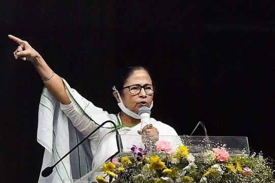 রাত পোহালোই ২১ জুলাই। তৃণমূলের তৎপরতা তুঙ্গে।