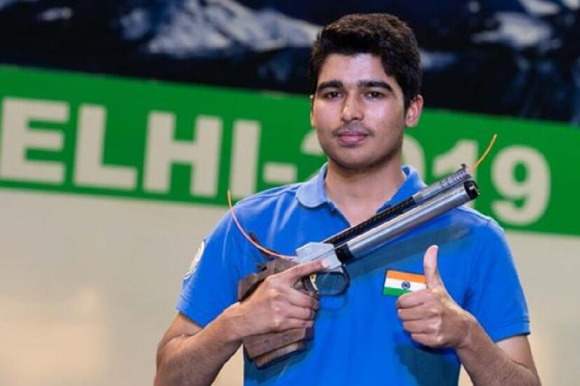 বিশ্বের দুনমব্র শুটার এখন তিনি। টোকিওতে পুরুষদের ১০ এমএম এয়ার পিস্তল ও মিক্সড এয়ার পিস্তল ইভেন্টে নামবেন সৌরভ চৌধরি।  সোনার পদক জয়ের ব্যাপারে এবার তিনি অন্যতম দাবিদার।