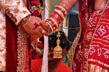 স্বামী-স্ত্রীর মধ্যে আচমকাই 'এই' লক্ষণ চোখে পড়ছে? তাহলে সাবধান হন আজই...