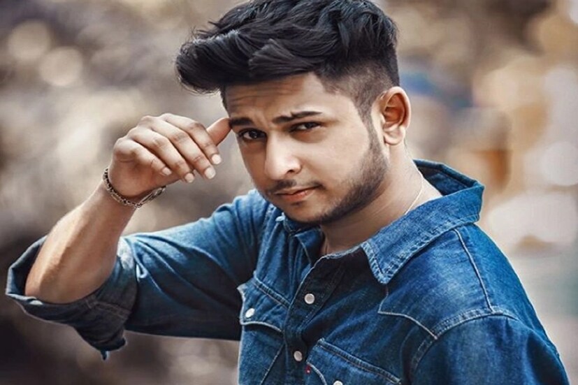 ইউটিউব চ্যানেল খুলেই বাংলাদেশে বিখ্যাত হয়ে উঠেছেন তৌহিদ আফ্রিদি। বাংলাদেশের এই যুবক নিছক বিনোদনের উদ্দেশে ভিডিও তৈরি করেন। এক বছর প্রস্তুতি নিয়ে ২০১৫ সাল থেকে ইউটিউবে ভিডিও প্রকাশ শুরু করেন তিনি। সেসব ভিডিওর মধ্যে রয়েছে ভ্লগ, নাটক, কৌতুক। 