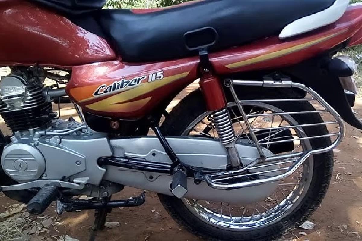 Bajaj Auto এবং Kawasaki মিলে সেই মডেল উত্পাদন করেছিল। ভারতের বাজারে ১৯৯৮ থেকে ২০০৬ সাল পর্যন্ত বিক্রি হয়েছিল বাজাজ ক্যালিবার। 