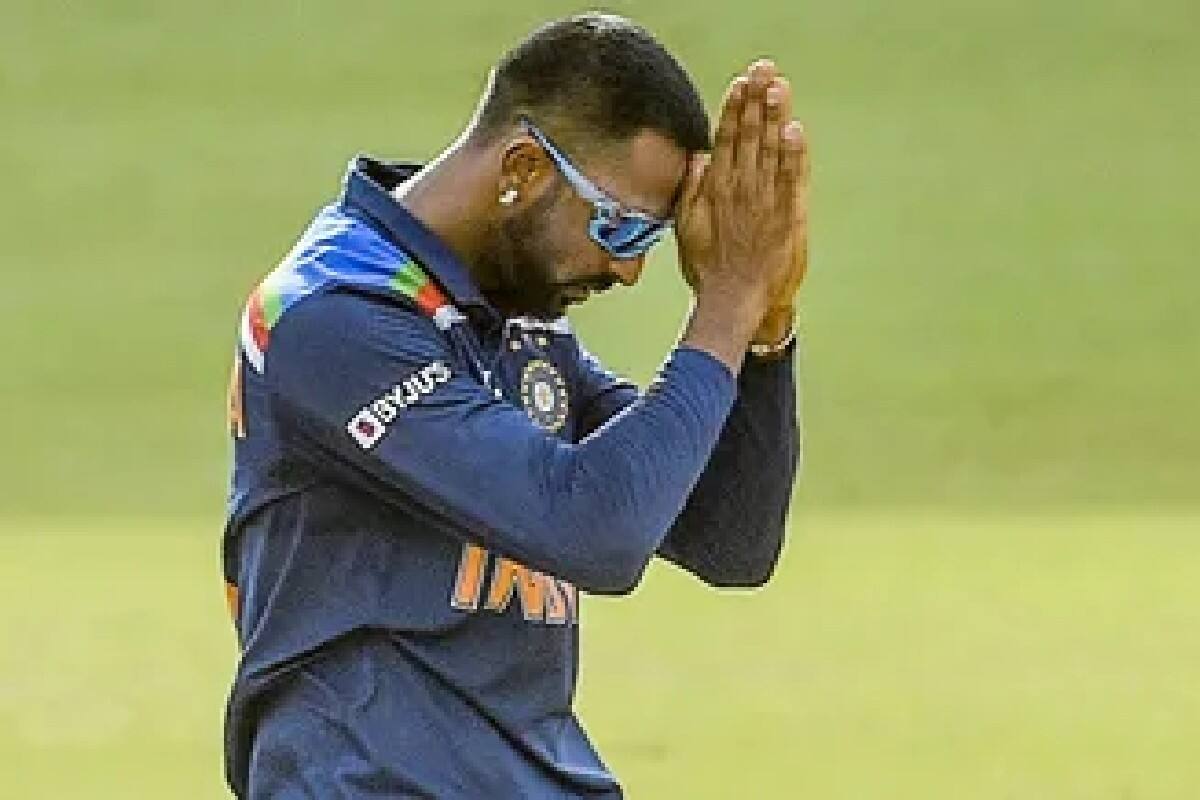 আজ, মঙ্গলবার, ভারত বনাম শ্রীলঙ্কা দ্বিতীয় টি-২০ ম্যাচ বাতিল করা হয়েছে। দলের বাকি সদস্যদের রিপোর্ট পজিটিভ এলে বুধবার ম্যাচ হবে।