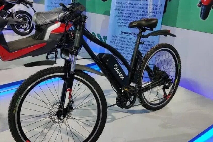 এই সাইকেলে লিথিয়াম আয়ন ব্যাটারি থাকবে। বাড়িতে থাকা চার্জারে সহজে চার্জ হবে এই ব্যাটারি। ফুল চার্জ হতে সময় লাগবে তিন ঘণ্টা। ফুল চার্জে চলবে ৪০ কিমি পথ। 