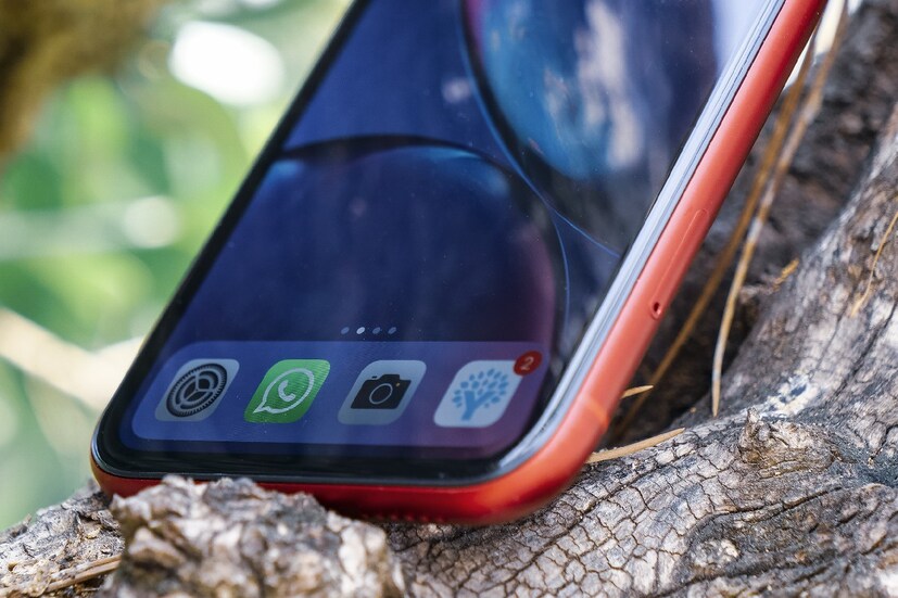 iPhone 11-এ ৮ শতাংশ সেল চলছে। এখন দাম ৪৯,৯৯৯। iPhone 11 Pro-তে ২৯ শতাংশ ছাড়। দাম ৭৪,৯৯৯। iPhone XR কিনতে পারবেন ৩১৯৯৯ টাকায়। iPhone SE পেয়ে যাবেন ৩১,৯৯৯ টাকায়।