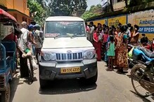 প্রকাশ্য দিবালোকে মোবাইল ছিনতাই! দুবরাজপুরে হাতেনাতে ধরা পরল দুষ্কৃতী... প্রকাশ্য দিবালোকে মোবাইল ছিনতাই! দুবরাজপুরে হাতেনাতে ধরা পরল দুষ্কৃতী...