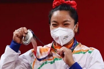 'খুব নার্ভাস ছিলাম, গোটা দেশ দেখছিল', রুপো জিতে বললেন মীরাবাঈ 'খুব নার্ভাস ছিলাম, গোটা দেশ দেখছিল', রুপো জিতে বললেন মীরাবাঈ