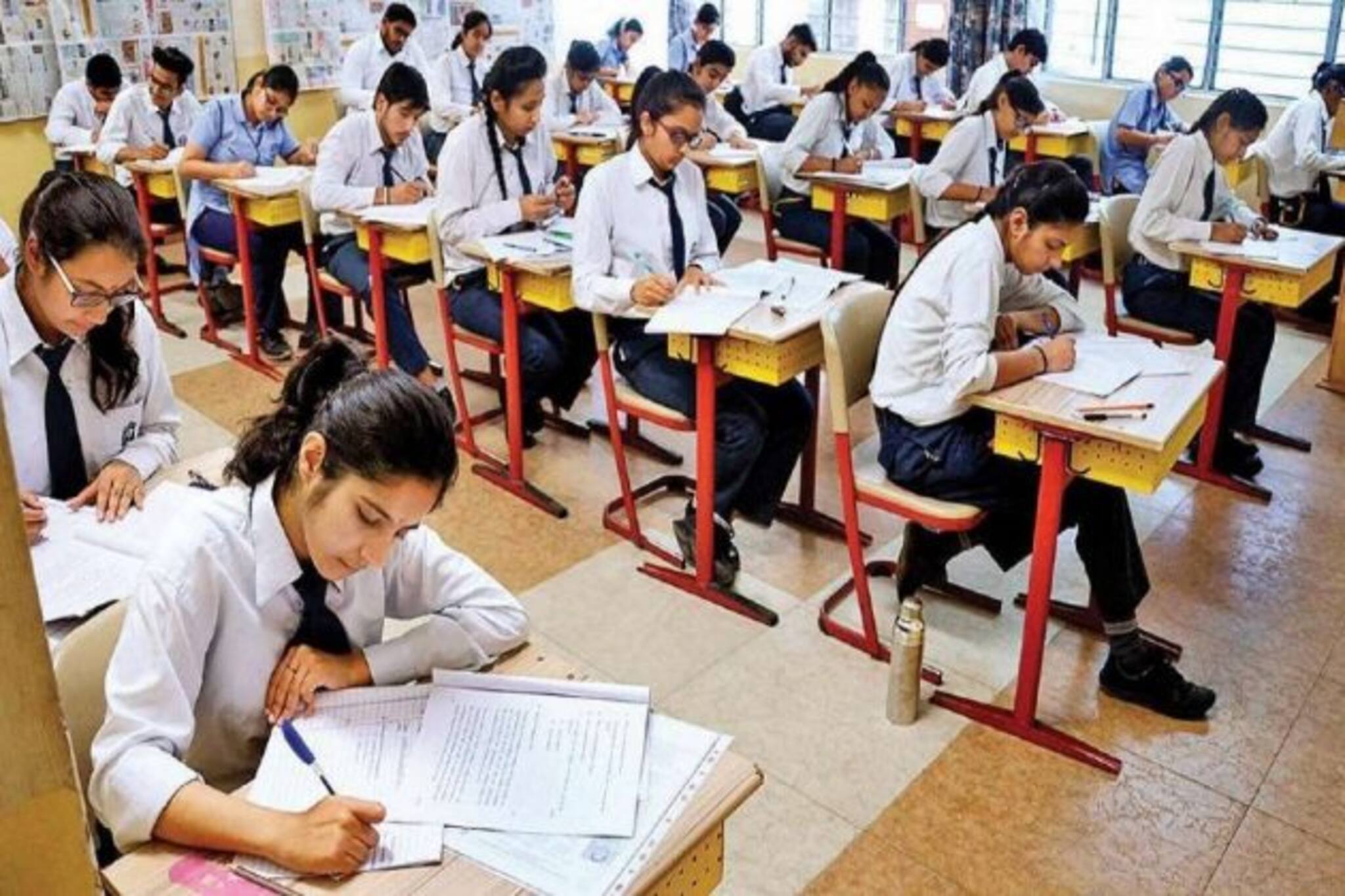 CBSE Board Exams 2021-22: দশম, দ্বাদশ শ্রেণির পরীক্ষা এবার নেওয়া হবে দু'টি ভাগে, নোটিস দিল বোর্ড!