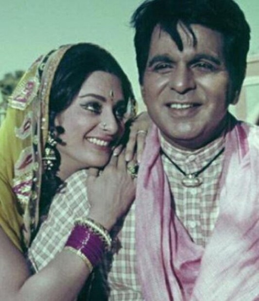 •তবে এই বিয়ে থেকে একসময় সরে যান দিলীপ কুমার৷ সায়রা বানুর সঙ্গে বিয়ের ১৬ বছর পর ঘর ত্যাগ করেন দিলীপ কুমার৷ বিয়ে করেন আসমা রেহমানকে৷ এই ঘটনাটি ভুলেই যেতে চান সায়রা বানু৷ এটা যেন তাঁর জীবনের এক অভিশপ্ত সময়৷ তাঁর সিদ্ধান্তেও ভুল ছিল, এক সময় মেনে নেন দিলীপ কুমার৷ তিনি বলেন যে আসমা রেহমানের সঙ্গে দেখা হয়েছিল হায়দরাবাদে, এক ক্রিকেট ম্যাচে৷ তবে তাঁর সঙ্গে জড়িয়ে পড়া ভুল হয়েছিল৷ 