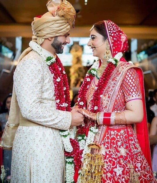 *তবে, দিশার Instagram পোস্ট ও স্টোরিতে মাঝে মধ্যেই রাহুলের সঙ্গে ছবি দেখতে পাওয়ায় অনেকেই ধরে নেন উত্তরটা হয় তো হ্যাঁ। তার পর থেকেই তাঁদের নিয়ে নানান কথা ঘুরতে থাকে সোশ্যাল মিডিয়ায়। ছবিঃ ইনস্টাগ্রাম। 