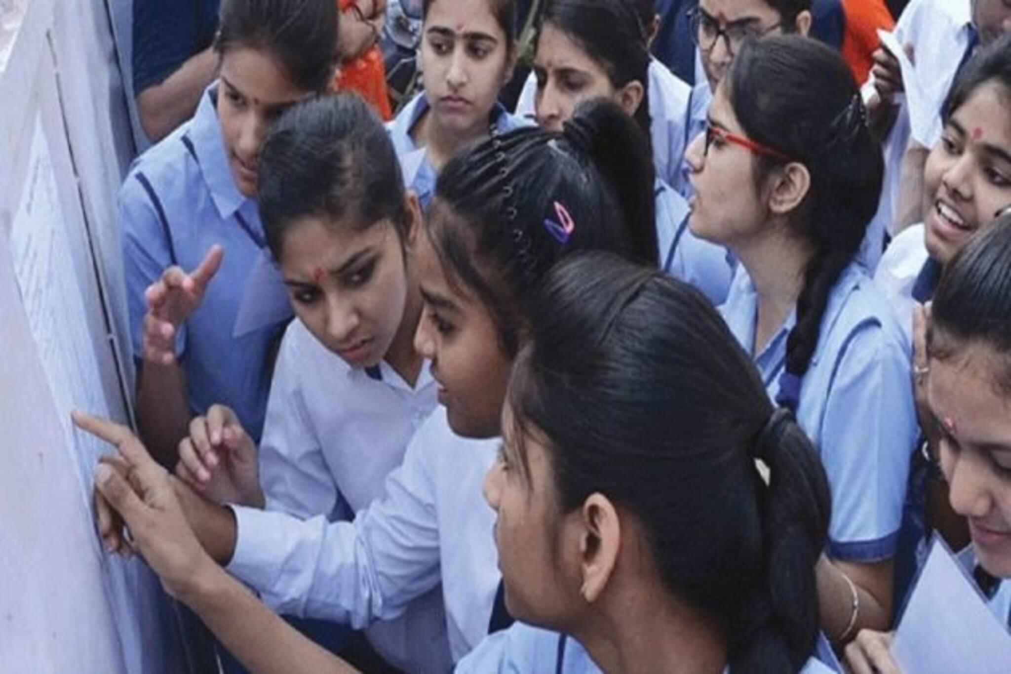 WB HS Result 2021: উচ্চ মাধ্যমিকে পাশের হার ৯৭.৬৯ শতাংশ, সর্বোচ্চ নম্বর ৫০০-তে ৪৯৯!