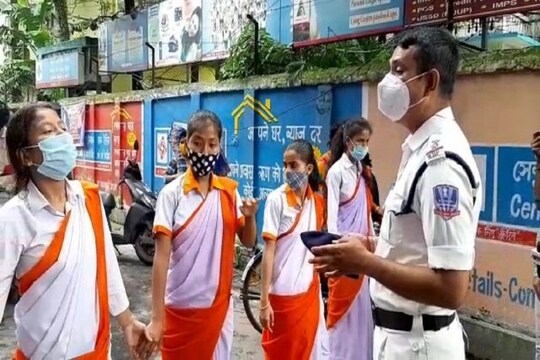 চলছে বিক্ষোভ