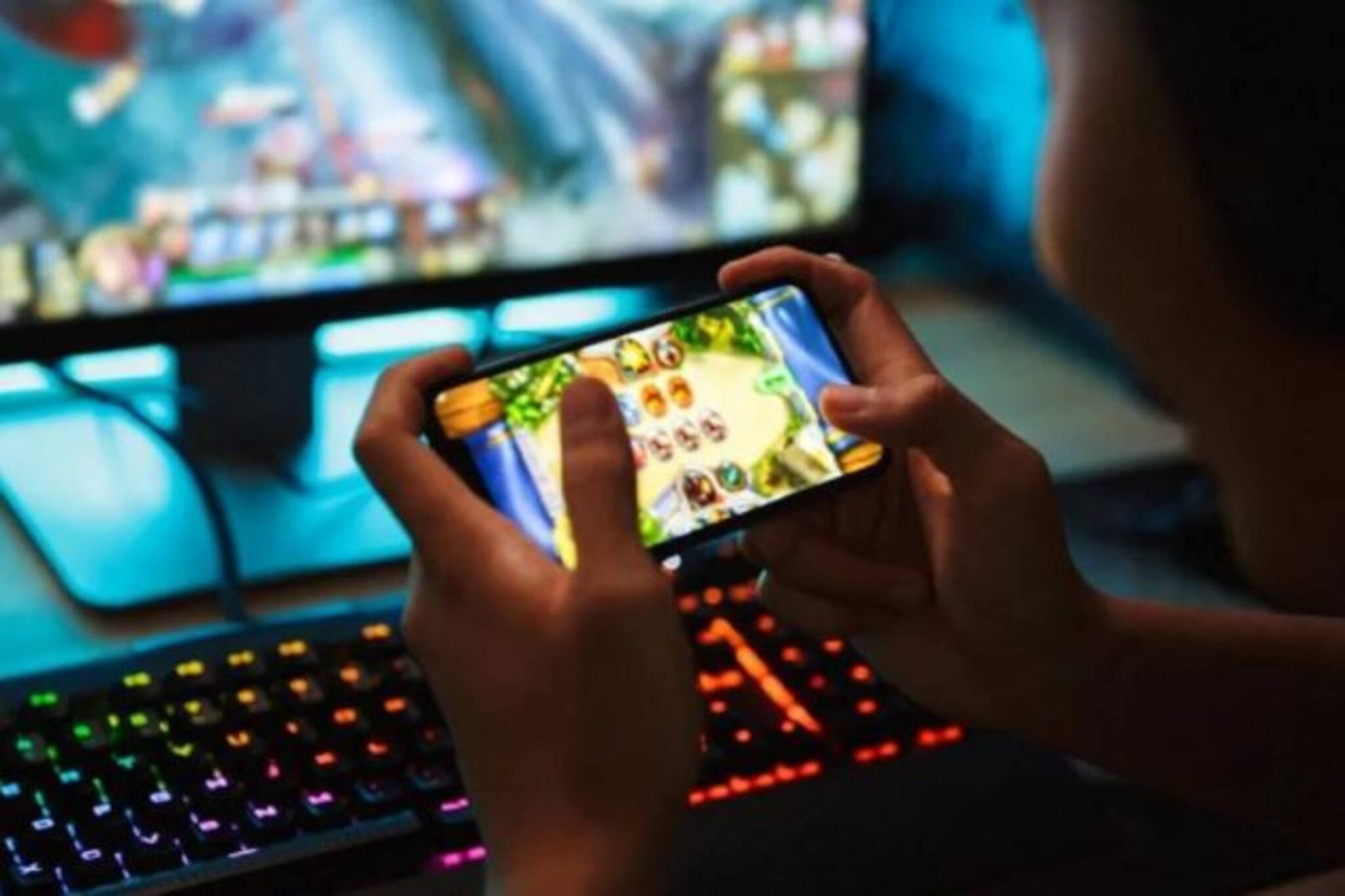 Mobile game: মোবাইল গেম খেলায় বাধা, দাদাকে খুন, মাকেও খুনের চেষ্টা, আত্মঘাতী মেদিনীপুরের যুবক