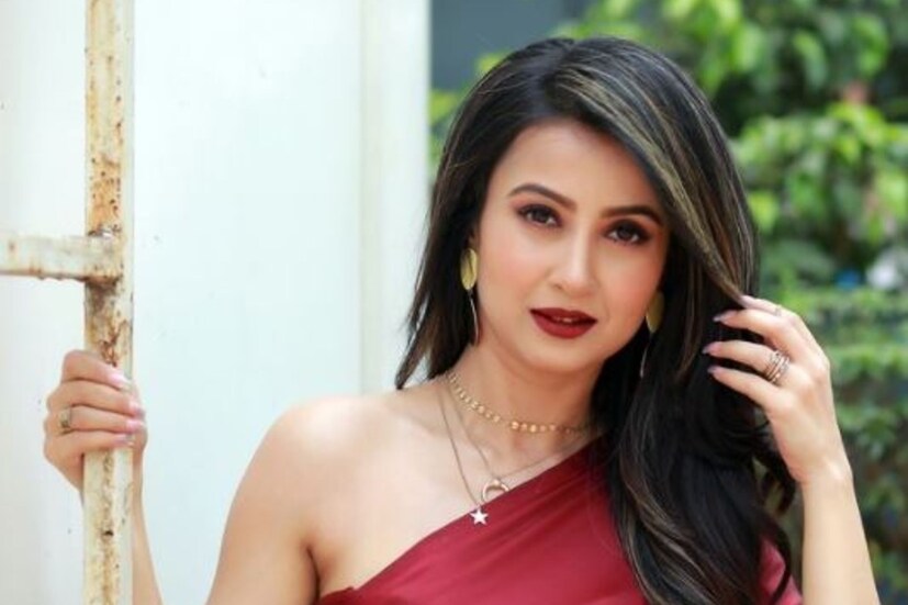 তবে অভিনেত্রী এসবে খুব একটা কান দেননি। বরং স্পষ্টই এক সংবাদমাধ্যমের কাছে জানিয়েছিলেন, তাঁর করা সবচেয়ে সাহসী চরিত্র এটাই। 