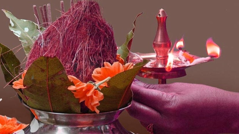 • বলে রাখা ভাল, আষাঢ় মাসের কৃষ্ণপক্ষের এই অমাবস্যা তিথি শুরু হয়েছে ৯ জুলাই ভোর ৫টা ১৬ মিনিট থেকে এবং তা থাকবে ১০ জুলাই সকাল ৬টা ৪৬ মিনিট পর্যন্ত। অতএব, এই সময়ের মধ্যে সকালে স্নান সেরে পিতৃপুরুষকে জলদান করা যায়।