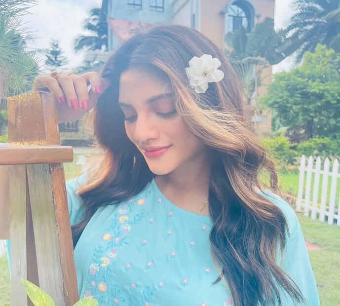এই মুহূর্তে সাংসদ- অভিনেত্রী নুসরত জাহানের (Nusrat Jahan) জীবনে তোলপাড় চলছে। একদিকে স্বামী ব্যবসায়ী নিখিল জৈনের সঙ্গে বিচ্ছেদ ও অভিনেতা যশ দাশগুপ্তের সঙ্গে সম্পর্ক, অন্যদিকে তাঁর মা হওয়ার আলোচনা একেবারে তুঙ্গে। কিন্তু সব থেকে বেশি শিরোনামে উঠে আসছে তাঁর একের পর এক ট্রোল্ড হওয়ার কাহিনী।