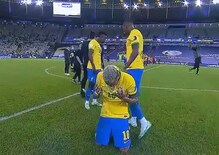 দেশের জার্সিতে শাপমুক্তি মেসির, হারের পর কান্নায় ভেঙে পড়লেন নেইমার দেশের জার্সিতে শাপমুক্তি মেসির, হারের পর কান্নায় ভেঙে পড়লেন নেইমার