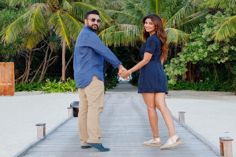 ইংলন্ডে লাভবার্ডসের বিদেশি সম্পত্তিও রয়েছে। এটি সারে ওয়েইব্রিজের সাত বেডরুমের একটি বিলাসবহুল সম্পত্তি যার নাম 'রাজ মহল'। রাজ এবং শিল্পা ট্র্যাভেল ফ্রিক এবং তারা সাধারণত ভ্যাকেশনে কাটান তাঁদের ইউকে বাড়িতে।