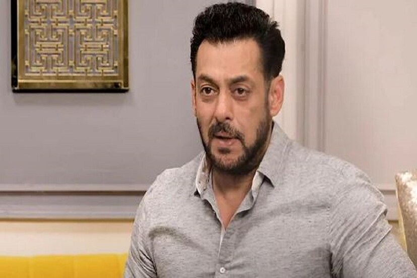 ২) সলমন খানের জনপ্রিয়তা নতুন করে বলার অবকাশ রাখে না। তাঁর ছবি মুক্তি পেলে সিনেমা হলে জায়গা পাওয়া মুশকিল হয়ে যায়। বিয়ের অনুষ্ঠানেও তাঁর একই রকম চাহিদা।প্রচুর ডাক পান তিনি। জানা যায় তিনি ২ কোটি টাকা করে নেন। 