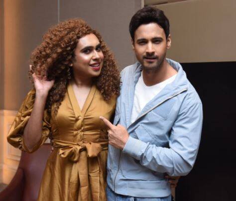 Sandy Saha with Yash Dasgupta (Sandy Saha Whatsapp DP)